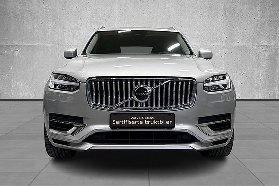 Volvo XC90 3 of 5