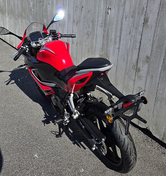 QJ Motor SRK 125R 4 of 4