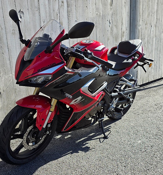 QJ Motor SRK 125R 3 of 4