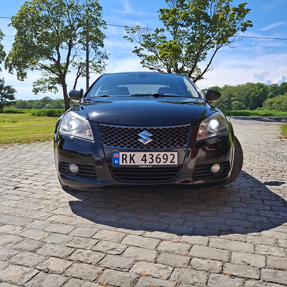 Suzuki Kizashi 3 of 30
