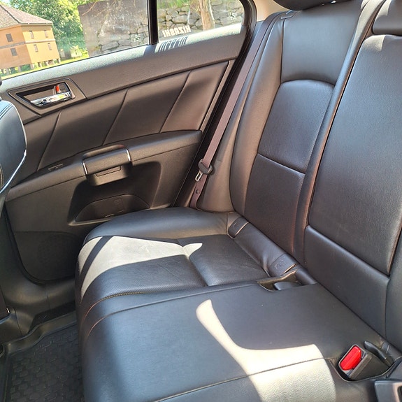 Suzuki Kizashi 25 of 30