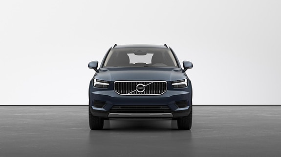 Volvo XC40 3 of 5