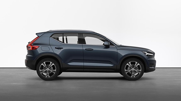 Volvo XC40 4 of 5