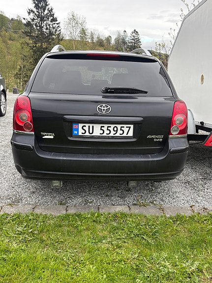Toyota Avensis 3 of 5