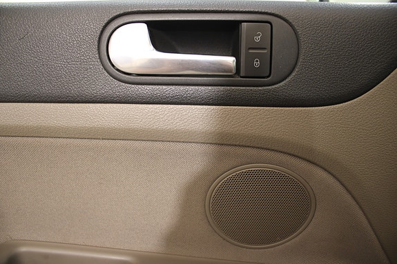 Volkswagen Golf Plus 22 of 30