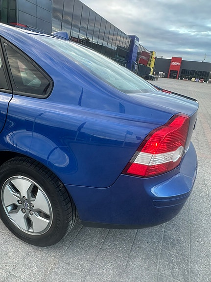 Volvo S40 5 of 5