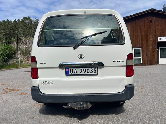 Toyota HiAce 5 of 5