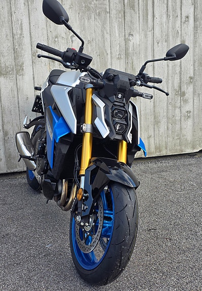 Suzuki GSX-S1000R 3 of 5