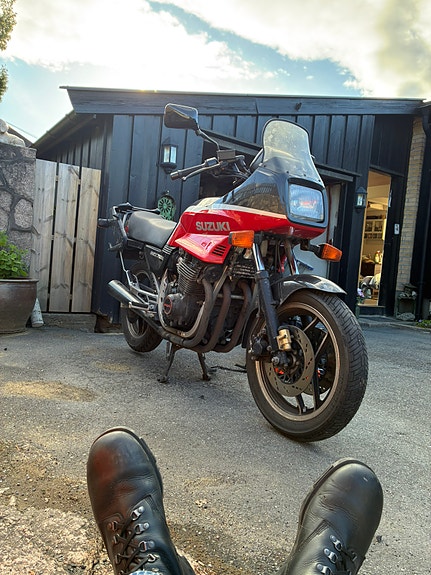 Suzuki GSX 750 ES 2 of 4
