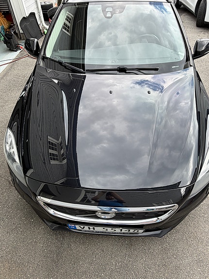 Volvo V40 Cross Country 3 of 5