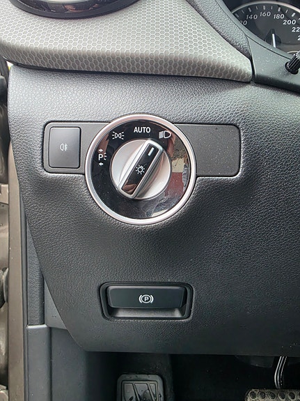 Mercedes-Benz B180 25 of 30