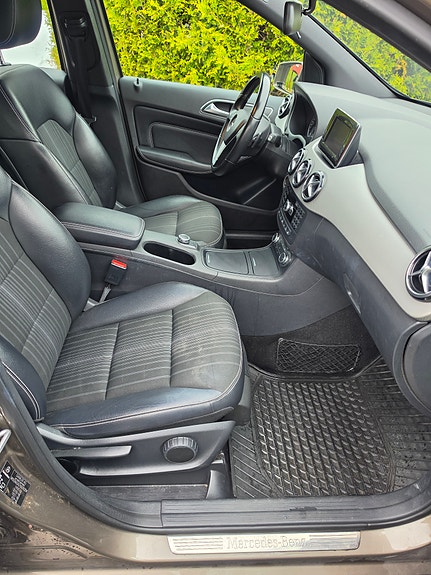 Mercedes-Benz B180 20 of 30
