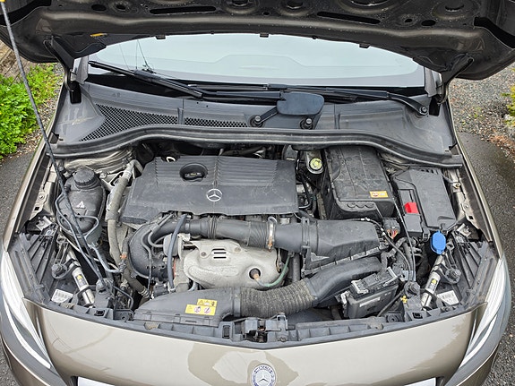 Mercedes-Benz B180 18 of 30