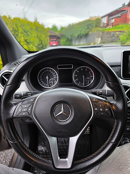 Mercedes-Benz B180 21 of 30