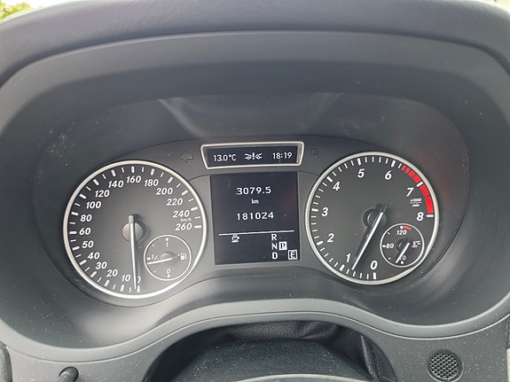 Mercedes-Benz B180 26 of 30