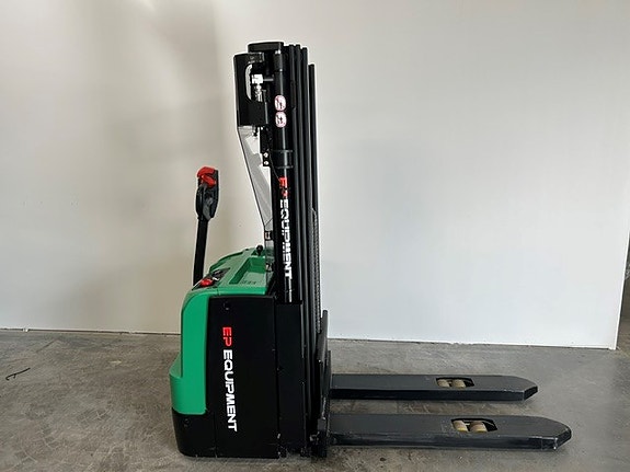 EP WSA161 - LAGERVARE! Elektrisk palle stabler (1600 KG kapasitet) - Løfte høyde 4,0 meter og 4,8 meter (med fullt fri løft). Leveres med lithium batteri - 6 års garanti! (innebygget lader) 3 of 3