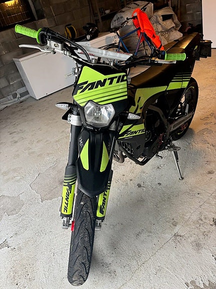 Fantic XMF 125 2 of 4