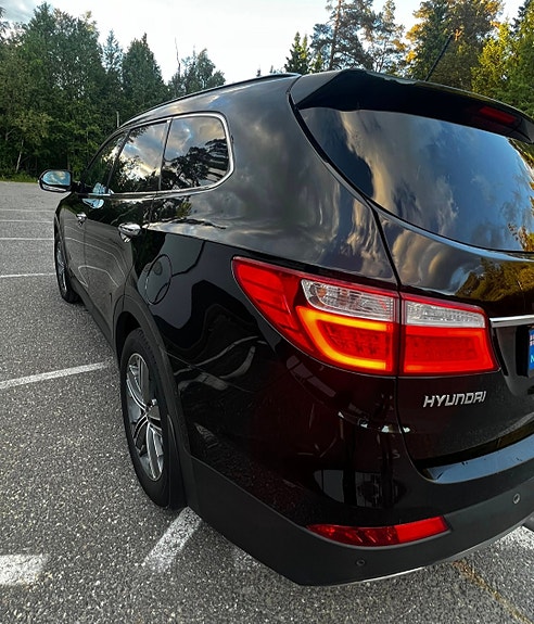 Hyundai Grand Santa Fe 3 of 11