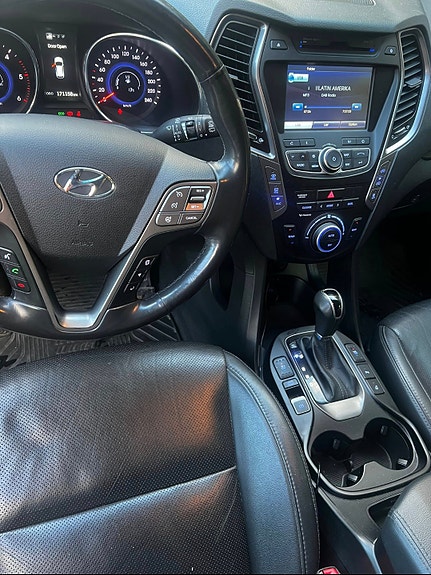 Hyundai Grand Santa Fe 8 of 11
