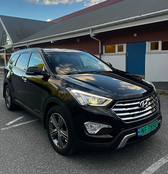 Hyundai Grand Santa Fe 7 of 11