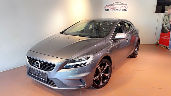 Volvo V40 3 of 5
