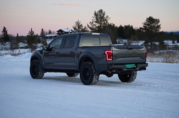 Ford F-150 4 of 5