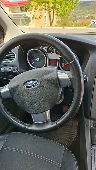 Ford Focus 7 of 9
