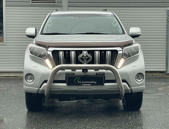 Toyota Land Cruiser 5 of 5