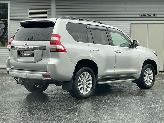 Toyota Land Cruiser 3 of 5