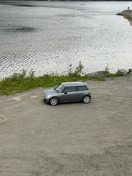 MINI Cooper S 3 of 5