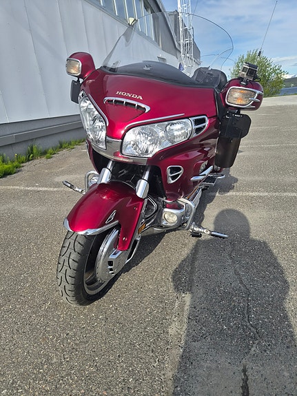 Honda GOLDWING GL1800 2 of 5