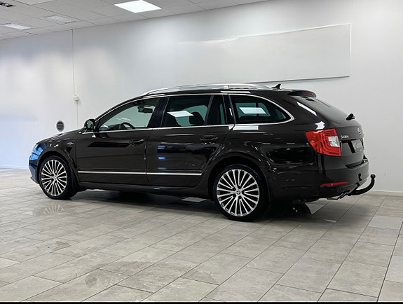 Skoda Superb 4 of 12