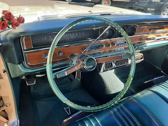 Pontiac Bonneville 19 of 30