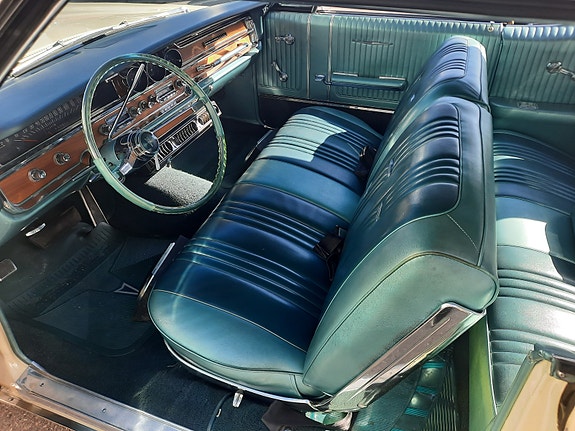 Pontiac Bonneville 16 of 30