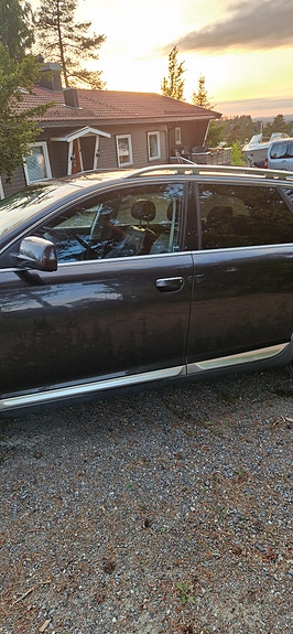 Audi A6 allroad 2 of 5