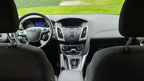 Ford Focus 12 of 30