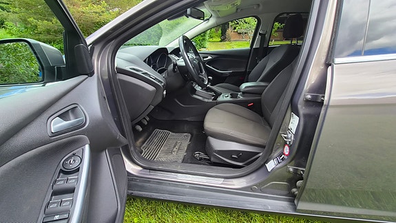 Ford Focus 25 of 30