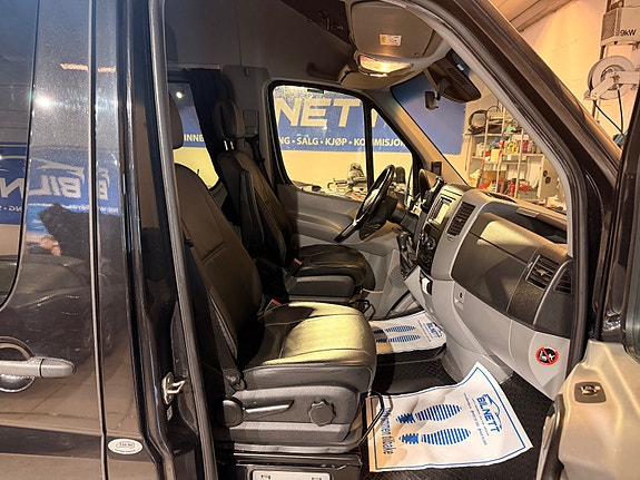 Mercedes-Benz Sprinter 16 of 30