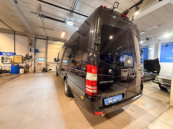 Mercedes-Benz Sprinter 9 of 30