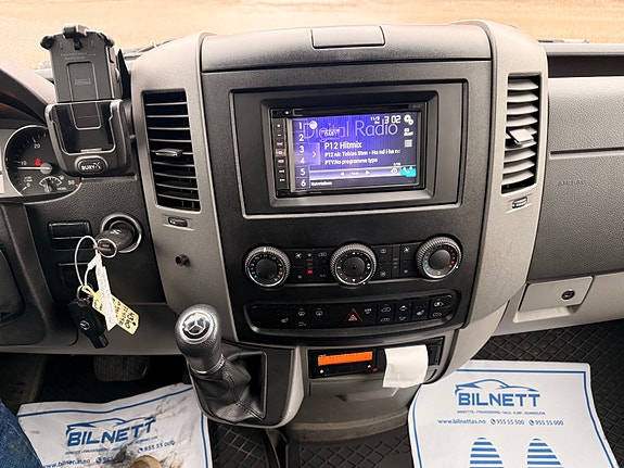 Mercedes-Benz Sprinter 28 of 30