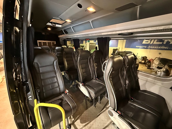 Mercedes-Benz Sprinter 13 of 30