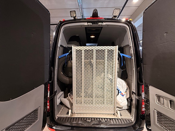 Mercedes-Benz Sprinter 7 of 30