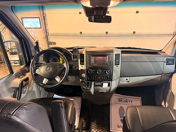 Mercedes-Benz Sprinter 26 of 30