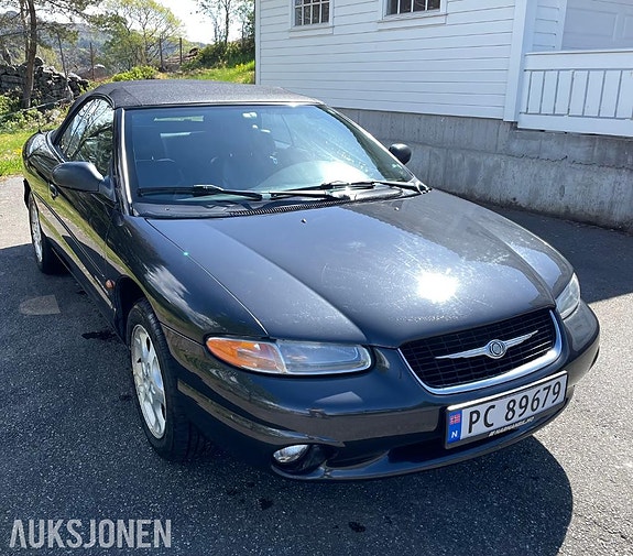 Chrysler Stratus 4 of 5