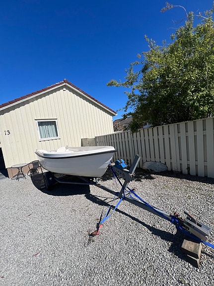 Lite brukt Karmøy Sport med motor og båthenger – klar for sjøsetting 2 of 5
