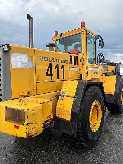 Volvo L120B 3 of 5