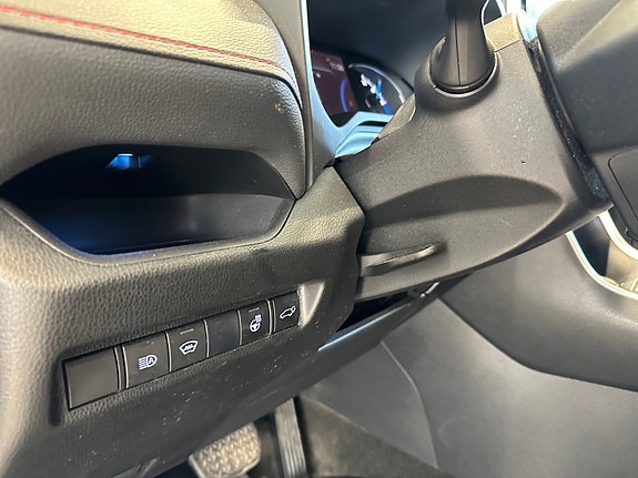 Toyota RAV4 Plug-in Hybrid 25 of 30