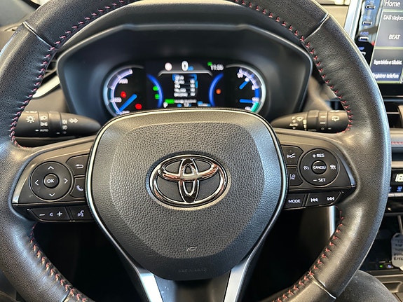 Toyota RAV4 Plug-in Hybrid 27 of 30