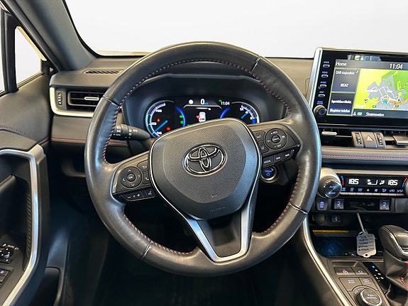 Toyota RAV4 Plug-in Hybrid 12 of 30