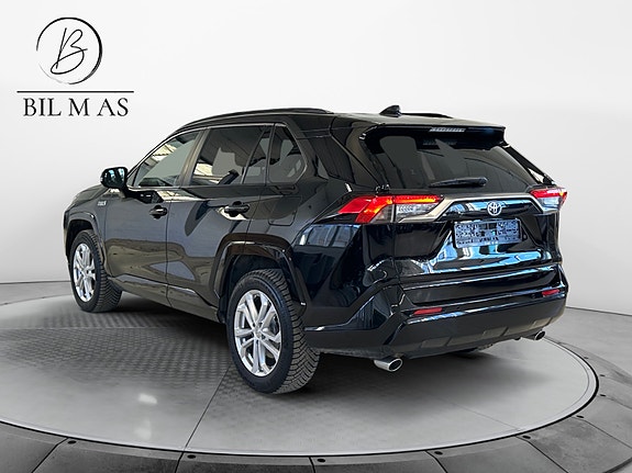 Toyota RAV4 Plug-in Hybrid 3 of 30